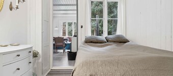 Cozy summer house near the beach and.