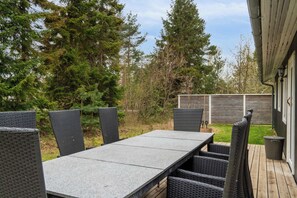 Outdoor dining - Holiday home perfect for your next vacation (Væggerløse)