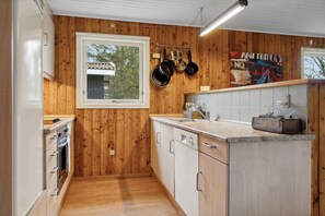 Kjøleskap, ovn og oppvaskmaskin