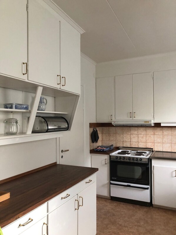 บ้านพักทราดิชันนัล, วิวสวน | ครัวส่วนตัว | ตู้เย็นขนาดใหญ่, ไมโครเวฟ, เตาอบ, เตาประกอบอาหาร