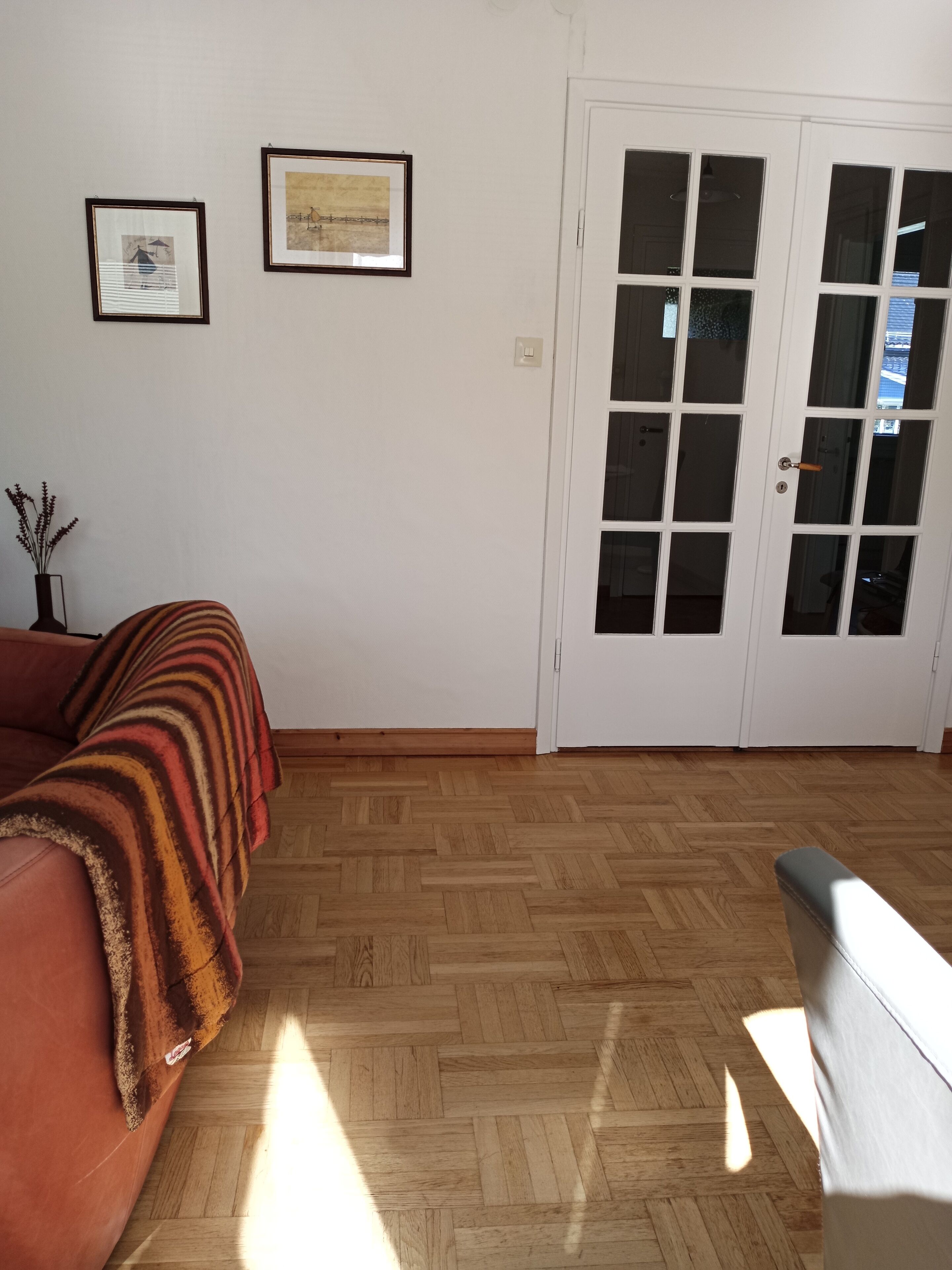 Tradisjonelt hus, hageutsikt | Innvendig