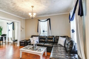 Casa (2 Bedrooms) | Interior