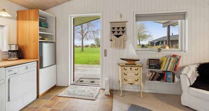 Cozy little annex with a sea view