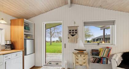 Cozy little annex with a sea view