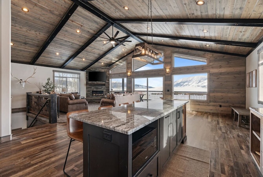 Wild Skies Lodge | Hot Tub, Barrel Sauna, Fire Table, Close To Yellowstone! - Henrys Lake, ID