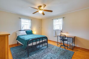 House (3 Bedrooms) | Interior - 2 Mi to Town: Rustic East Tennessee Home! (Etowah)