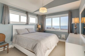 Interior - Ocean Views & Beach Access at Cottage on Birch Bay (Blaine)