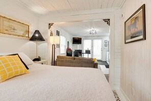 Apartment (0 Bedroom) | Interior