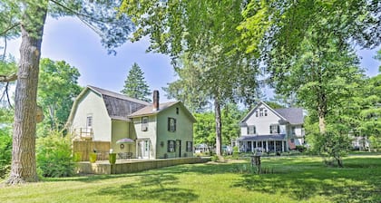 Near Keuka Lake: Walkable Paradise!