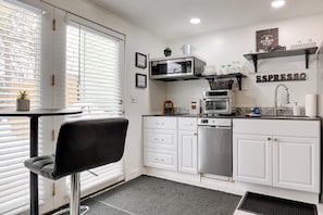 Apartment (0 Bedroom) | Interior - Adorable Walkable Paradise w/ Deck & Pool! (Hammondsport)