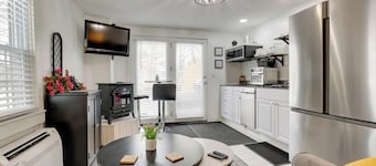 Adorable Walkable Paradise w/ Deck & Pool!
