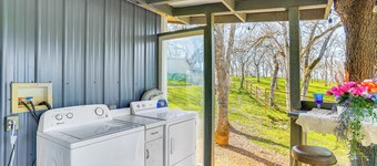 Peaceful Ranch Getaway w/ Deck in Red Bluff!