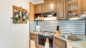 Cottage (2 Bedrooms) | Interior