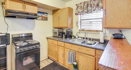 17 Mi to Dtwn Memphis: Townhome w/ Fenced Yard!