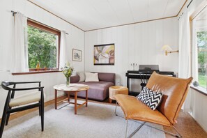 TV - Beautifully located house in Melsted Gudhjem (Gudhjem)