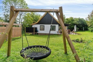 Property grounds - Beautifully located house in Melsted Gudhjem (Gudhjem)