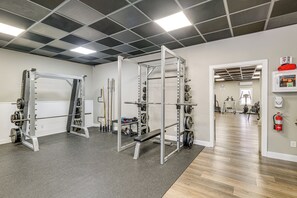 Apartment (2 Bedrooms) | Interior - 'better Lake Than Never' Huddleston Condo (Huddleston)