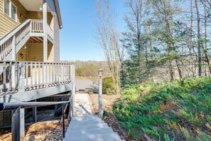 Apartment (2 Bedrooms) | Interior - 'better Lake Than Never' Huddleston Condo (Huddleston)