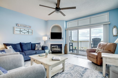 Walk to Main St: Condo w/ Pool Access in Crisfield