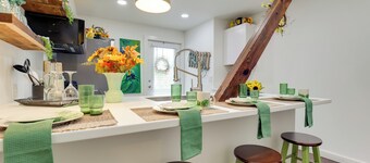 Walk to Eats: Mtn-view Hammondsport Hideaway!