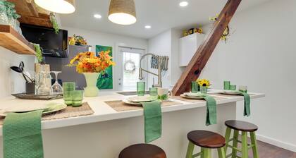 Walk to Eats: Mtn-view Hammondsport Hideaway!