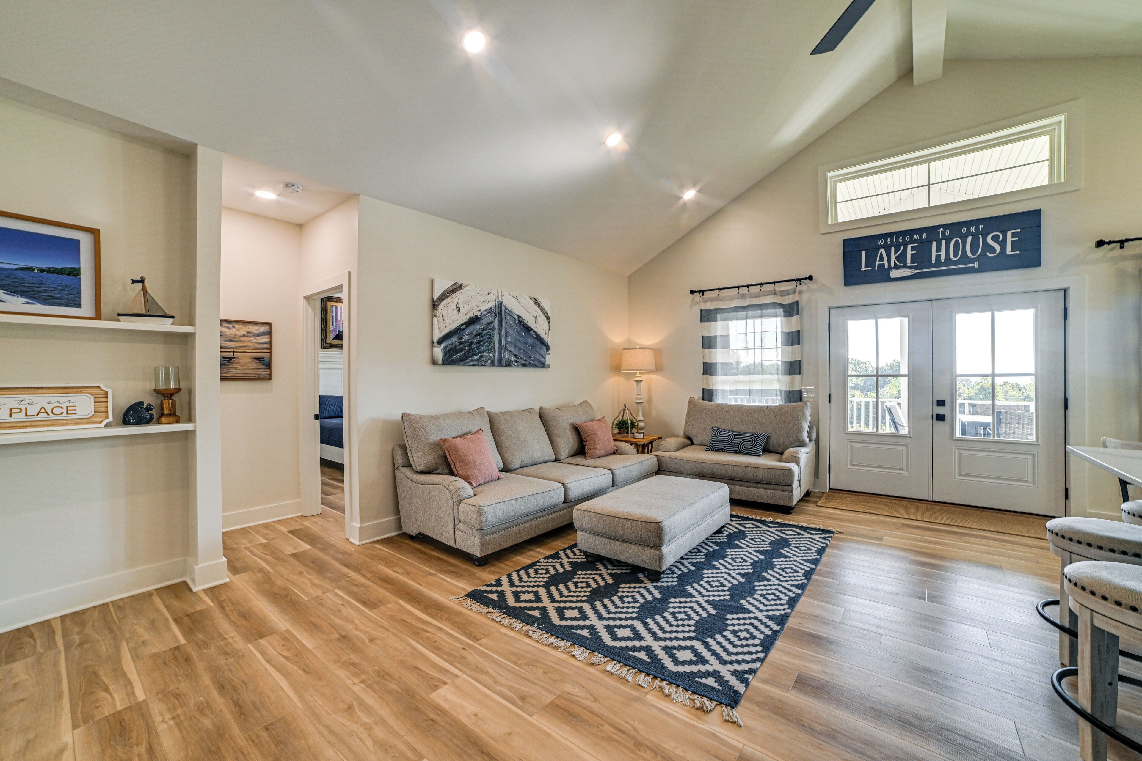 House (6 Bedrooms) | Interior