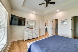 House (6 Bedrooms) | Interior - Lake View + Deck: Group Getaway in Grand Rivers! (Grand Rivers)