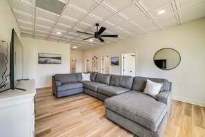 منزل (6 Bedrooms) | المنشأة من الداخل