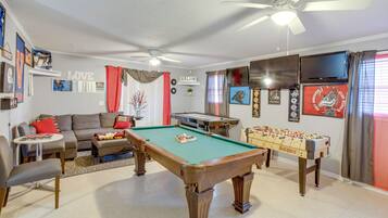 House (4 Bedrooms) | Interior