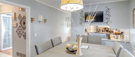 House (4 Bedrooms) | Interior