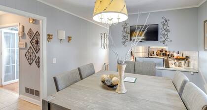 2 Mi to Downtown Columbia: Home w/ Theater Room!