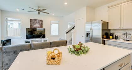 Family-friendly Home w/ Yard in Hockley!