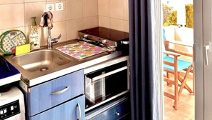 Coffee/tea maker, toaster, cookware/dishes/utensils