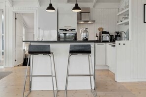 Kühlschrank, Ofen, Herdplatte, Geschirrspüler