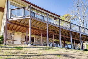House (4 Bedrooms) | Interior - Smoky Mtn Views: Spacious Home Near Nat'l Park! (Gatlinburg)
