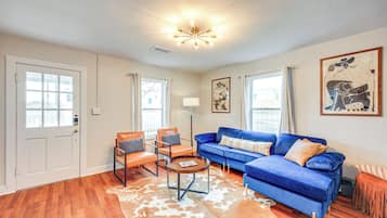 Cottage (2 Bedrooms) | Interior