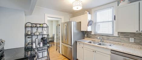 House (4 Bedrooms) | Interior