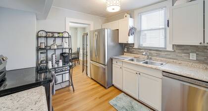 11 Mi to Dtwn Cleveland: Family Home w/ Yard