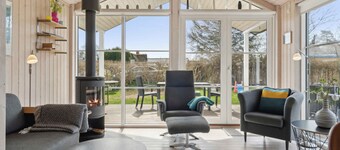 8-person holidayhome close to childfriendly beach