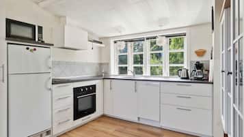 KylskÄp, ugn, spishÀll och diskmaskin