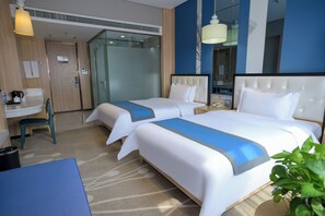 A hotel room with two beds, a desk, a chair, and a large window. - Zhong Zhou Elegance Hotel (Luoyang)