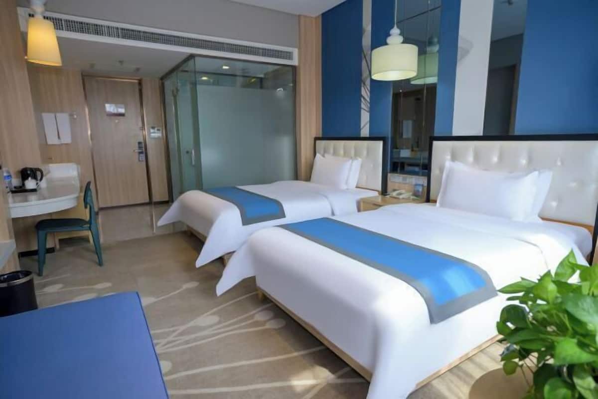 1 bedroom, blackout drapes, soundproofing, iron/ironing board