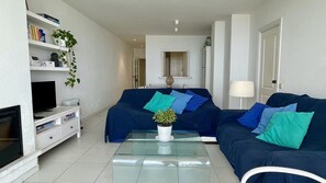Téléviseur, foyer