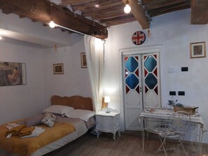 4 Schlafzimmer, Schreibtisch, kostenloses WLAN, Bettwäsche