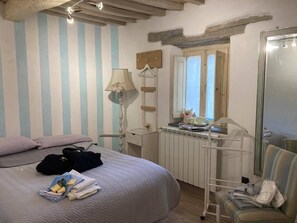 4 Schlafzimmer, Schreibtisch, kostenloses WLAN, Bettwäsche