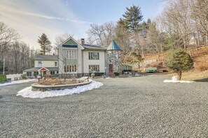 Apartment (1 Bedroom) | Interior - 4 Mi to Danbury: Apt w/ Indoor Pool Access (Bethel)