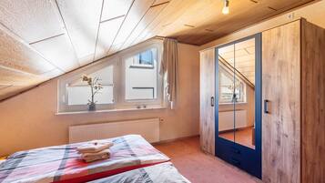 2 bedrooms, free WiFi, bed sheets