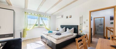 2 bedrooms, free WiFi, bed sheets