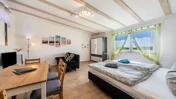 2 bedrooms, free WiFi, bed sheets