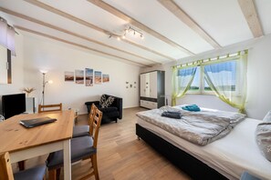 2 bedrooms, free WiFi, bed sheets